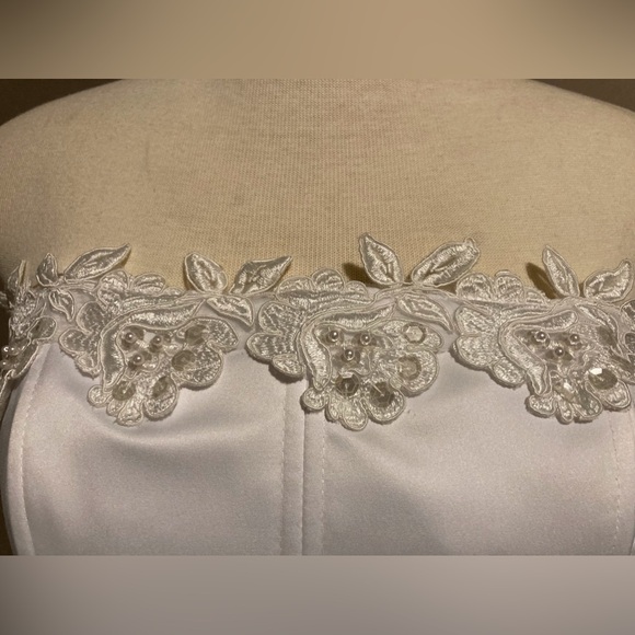 NWOT 2 pc corset wedding gown with scarf/wrap - Picture 4 of 16